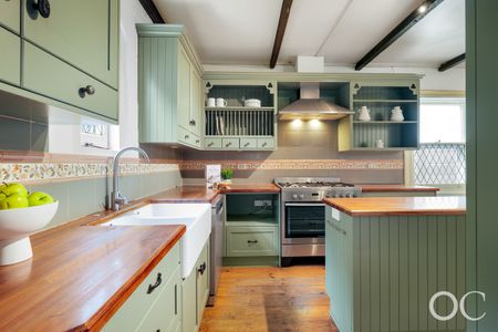 Open the Door to Coastal Charm and Character in Port Noarlunga - Photo 3