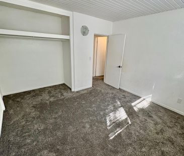 Serene Townhome – Convenient Location - Photo 6