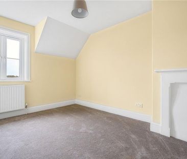 2 bedroom semi-detached house to rent - Photo 5