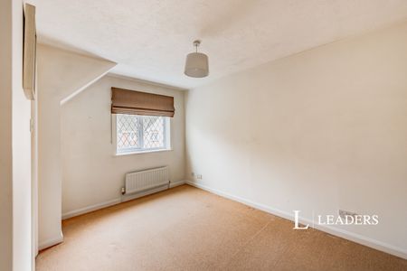 2 bedroom house to rent Blackett Road, Maidenbower, Crawley, West Sussex, RH10 - Photo 4