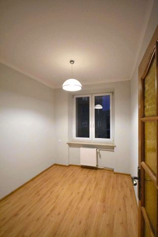 Dwupokojowe na wynajem śląskie, pokoje nieumeblowane, 1 piętro, Częstochowa, Śródmieście, K. Szymanowskiego - Zdjęcie 4