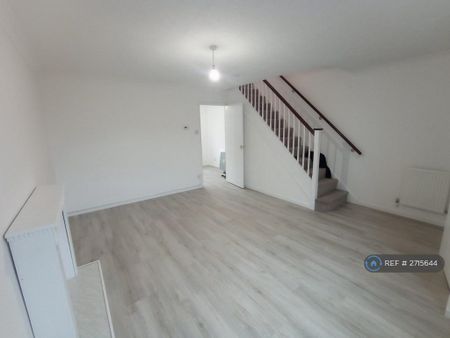3 bedroom end of terrace house to rent - Photo 2
