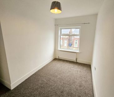 3 bedroom semi-detached house to rent - Photo 6