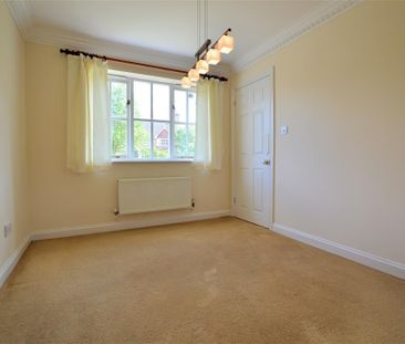 4 bedroom detached house to rent - Photo 3