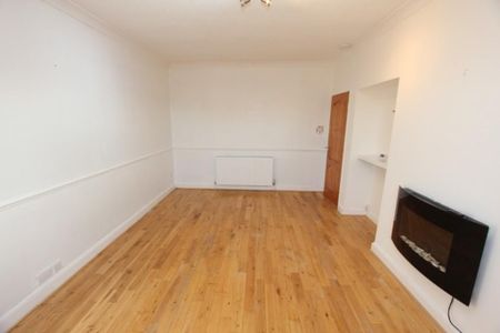 3 bedroom apartment to rent - Photo 2