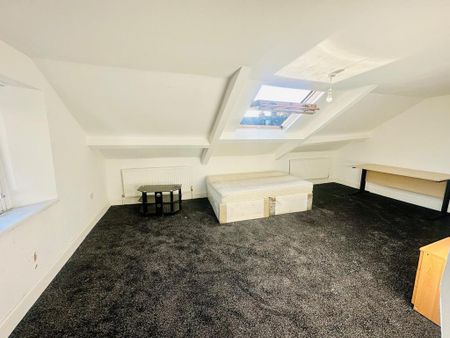 6 bedroom terraced house to rent - Photo 2