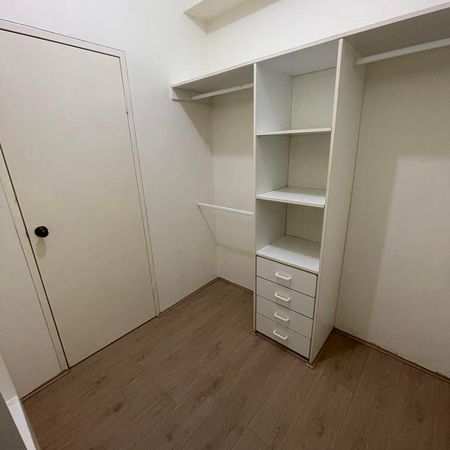 Modern Townhouse in the Heart of Dulwich Hill! - Photo 5