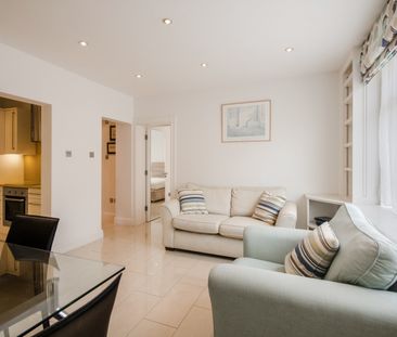 2 Bedroom Apartment, Hallam Court, Hallam Street, W1W - Photo 4