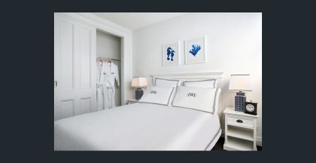 'The Hamptons' - Fully Furnished. Stay from 1 month. Includes all utilities. - Photo 4