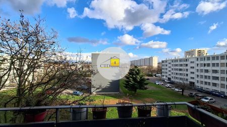 Location Appartement 4 pièces 70m² ST PRIEST 69800 - Photo 2