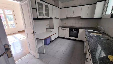 Room in a shared 8-bedroom apartment for rent in Sant Gervasi Galvany, all bills included, perfect for professionals and students - Photo 5