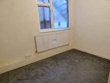 2 bedroom ground floor flat to rent - Photo 4