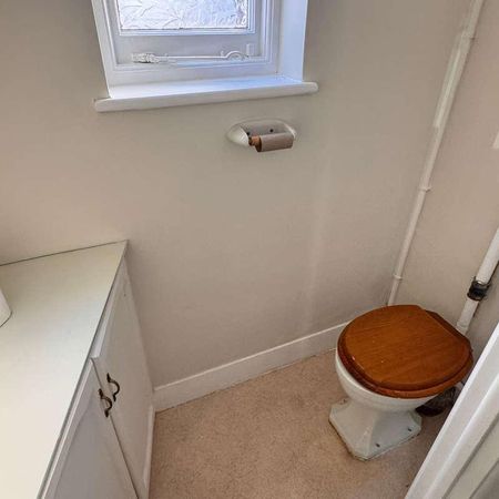 Southall, UB2 - Photo 5