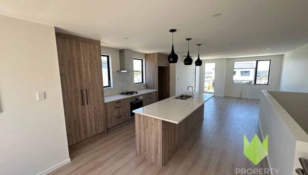 Immaculate 3-Bedroom Townhouse in Papakura - Photo 1