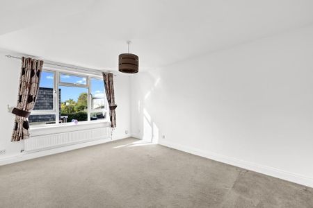 2 bedroom maisonette to rent - Photo 2