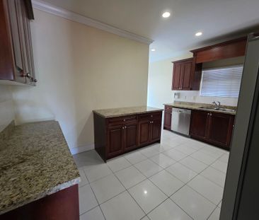 Large 3 Bedroom Home on Neville Street in South Burnaby - Photo 6