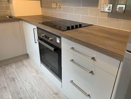 5 bedroom house to rent - Photo 2