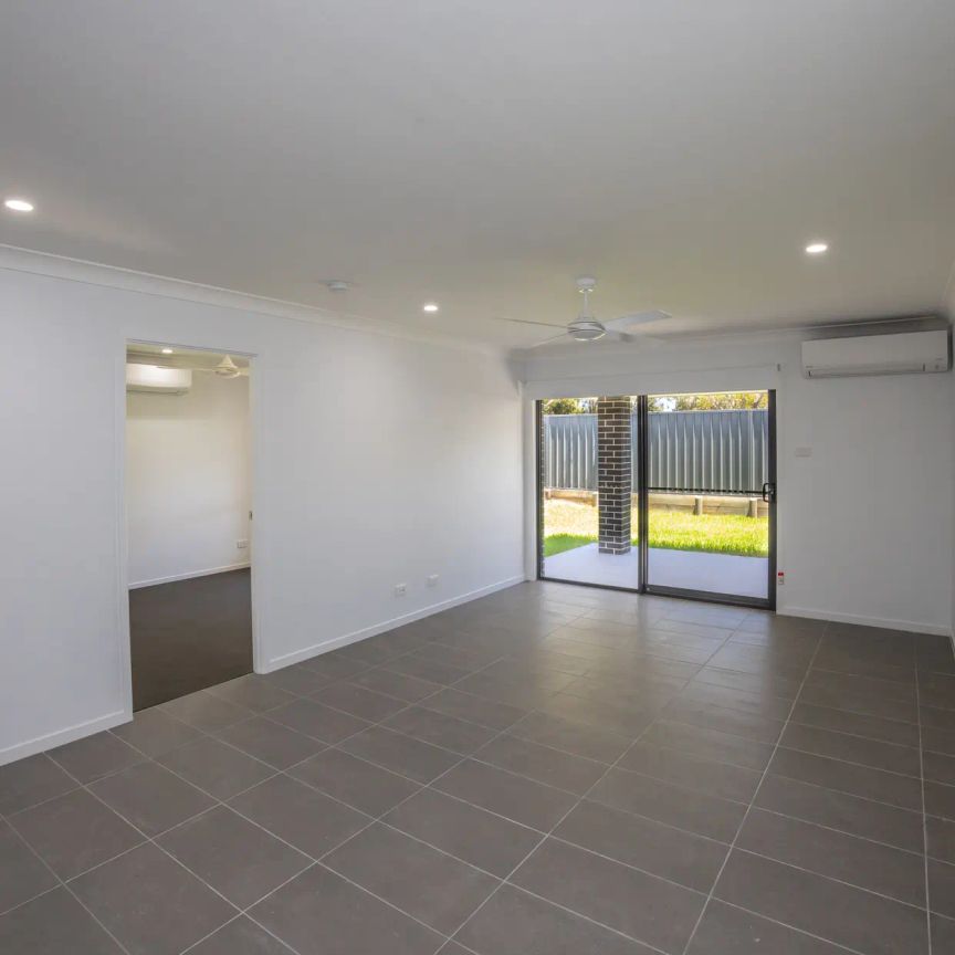 BRAND NEW 4 BEDROOM DUPLEX! - Photo 1