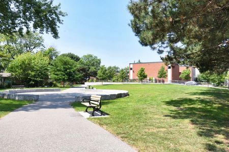 For Lease - 703 Markham Street Unit# B, Toronto, Ontario - Photo 2