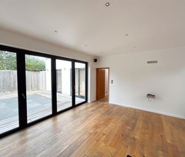 3 bedroom detached bungalow to rent - Photo 4