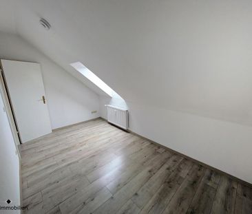 ++ frisch renovierte, neue 3-Raum DG-Wohnung mit Tageslichtbad - ei... - Foto 1