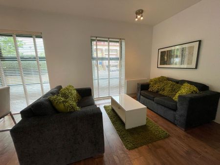 2 bedroom flat to rent - Photo 2