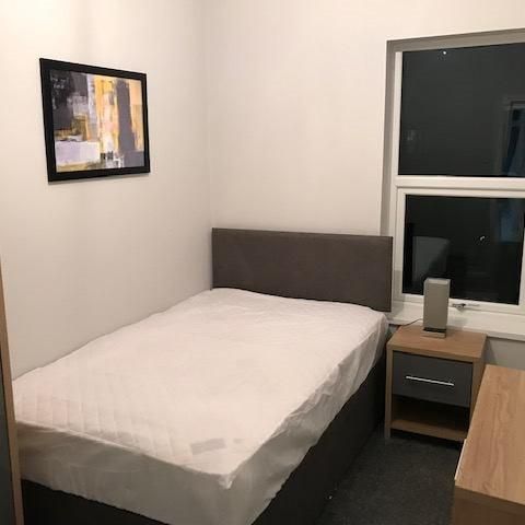 1 bedroom in a house share to rent - Photo 1