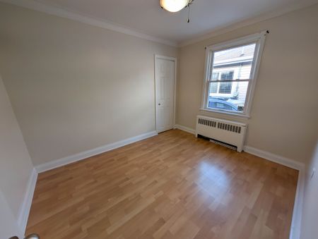 Spacious 3 Bedroom House in St. Catharines - Photo 5