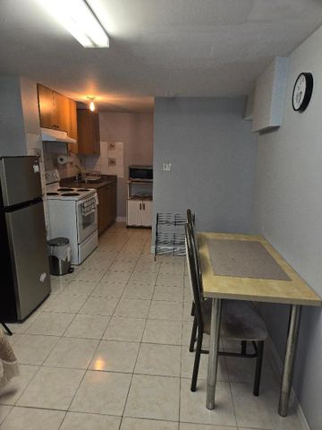 For Lease - 1659 Summergrove (Bsmt) Crescent Unit# APT, Mississauga, Ontario - Photo 2
