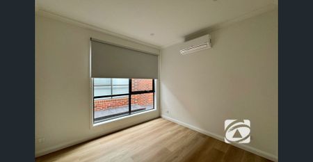 BRAND NEW MODERN HOME IN PERFECT LOCATION - Photo 3