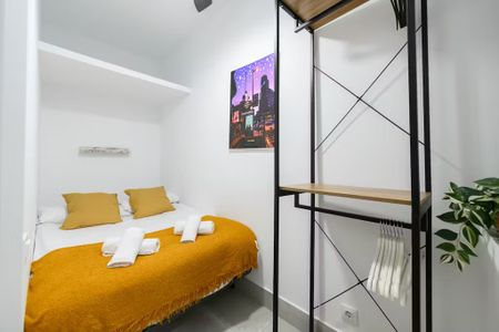 Calle de los Robles, Madrid, Community of Madrid 28053 - Photo 4