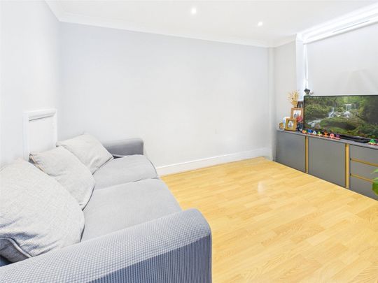 Heathfield North, Twickenham, TW2 - Photo 1