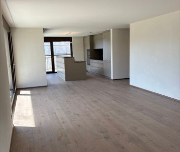 ERSTBEZUG: Grosszügige 4.5-Zimmer-Wohnung mit 41m2 Balkon - Photo 4