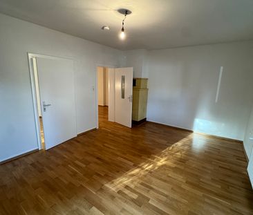Riesige Familienwohnung im Erdgeschoss.. - Foto 1