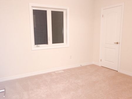 For Lease - 30 Deepwood Crescent, East Gwillimbury, Ontario - Photo 5