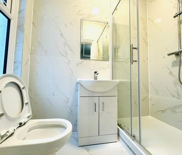 RM6 Halley Road | Newham | London | E12 6UE - Photo 3