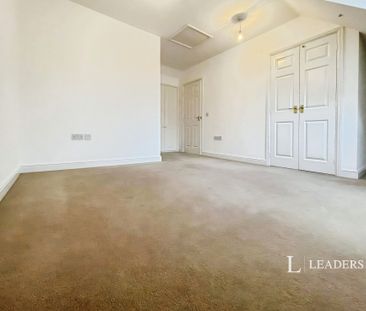 3 bedroom mid-terrace to rent Water Lily Way, Bourne PE10 - Photo 6