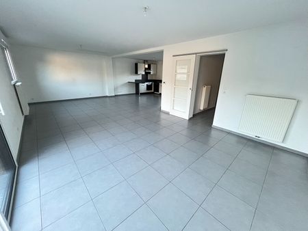 Location Maison 5 pièces 123m² - Photo 2