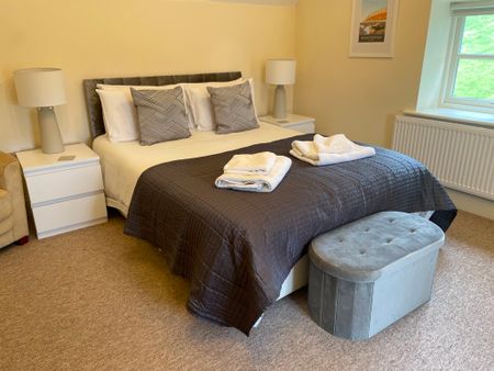 Four Bedroom Family Home Set In up to 2 Acres of Garden for Rent in Ingoldisthorpe - Photo 4