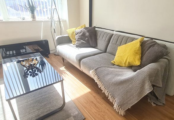 Studio Flat, Huntington Street, NG1 - Photo 1