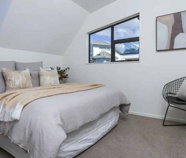 Charming Family Home in Double Westlake Zone - Photo 1