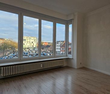 Lichtrijk appartement met 2 slaapkamers in het centrum van Mol! – V... - Photo 3