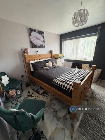 4 bedroom terraced house to rent - Photo 4