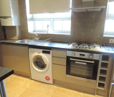 Room in a Shared Flat, Finch House, SE8 - Photo 4