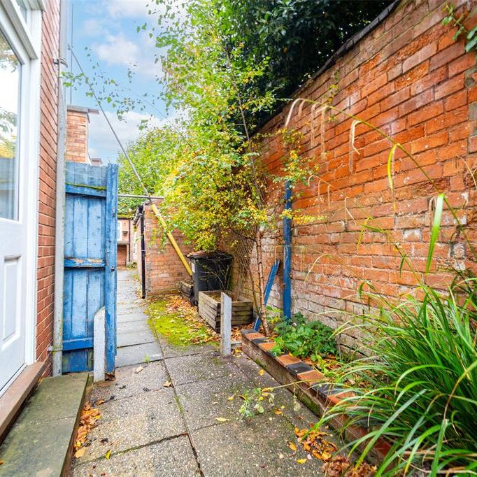 2 bedroom house to rent - Photo 1