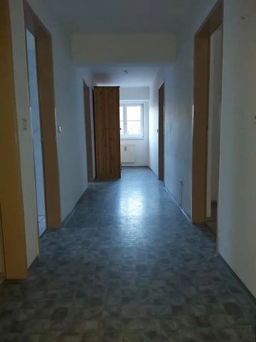 Geräumige 2-Zimmer-Dachgeschoß-Wohnung mit Küchenblock in Thörl zu mieten ! - Foto 4