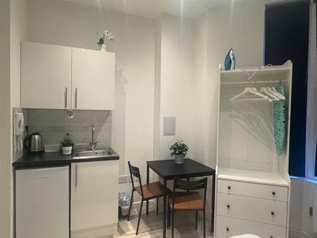 Studio to rent - Photo 3