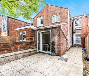 4 bedroom terraced house to rent - Photo 1