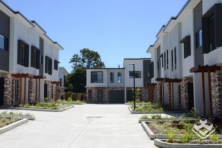 3 Bedroom Townhouse $500/week - Photo 2