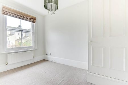 3 bedroom maisonette to rent - Photo 2